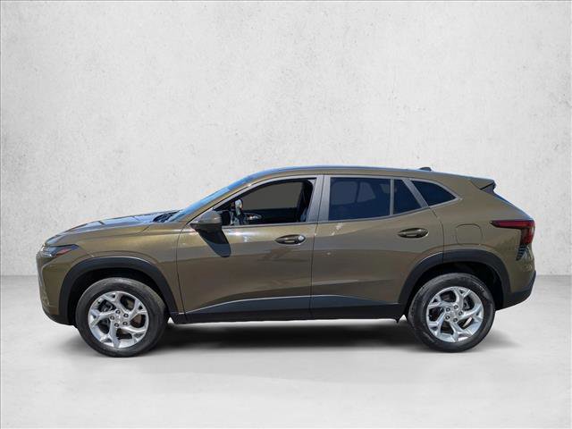 Used 2024 Chevrolet Trax LS w/ LS Convenience Package image 9