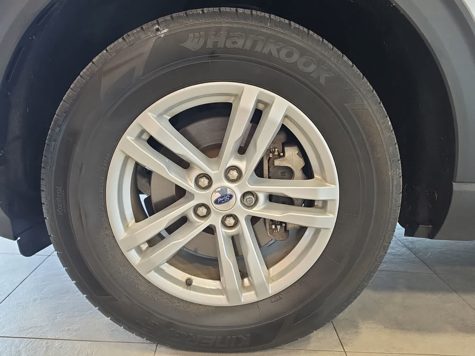 Used 2023 Ford Explorer XLT w/ Equipment Group 202A AWD/4WD image 13