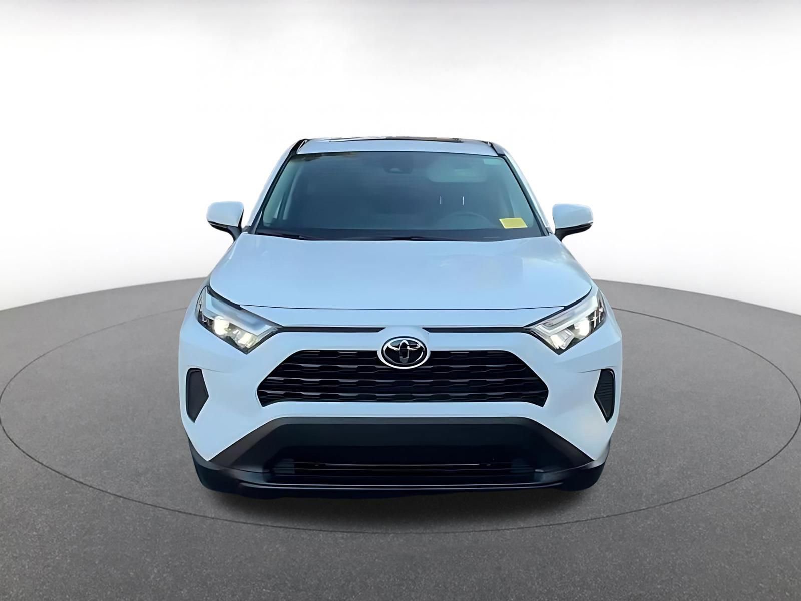 Used 2025 Toyota RAV4 XLE w/ Convenience Package image 4