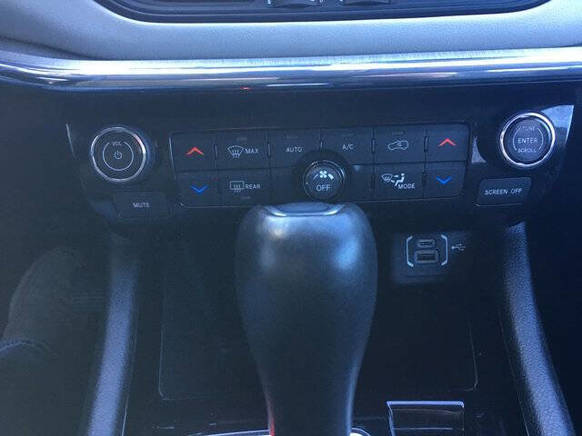 Used 2022 Jeep Compass Limited image 22