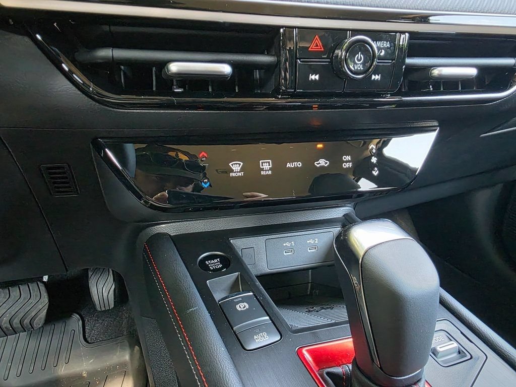 Used 2025 Nissan Kicks SR AWD/4WD image 19