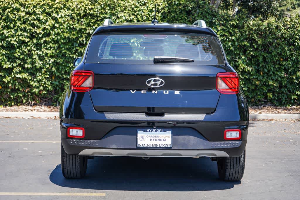 Certified 2024 Hyundai Venue SEL FWD image 5