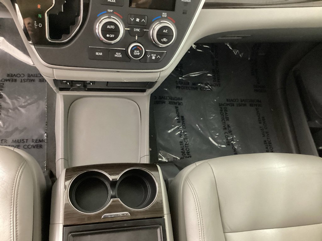 Used 2020 Toyota Sienna XLE FWD image 20