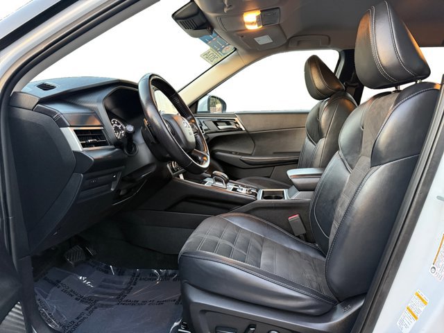 Used 2024 Mitsubishi Outlander SE image 10