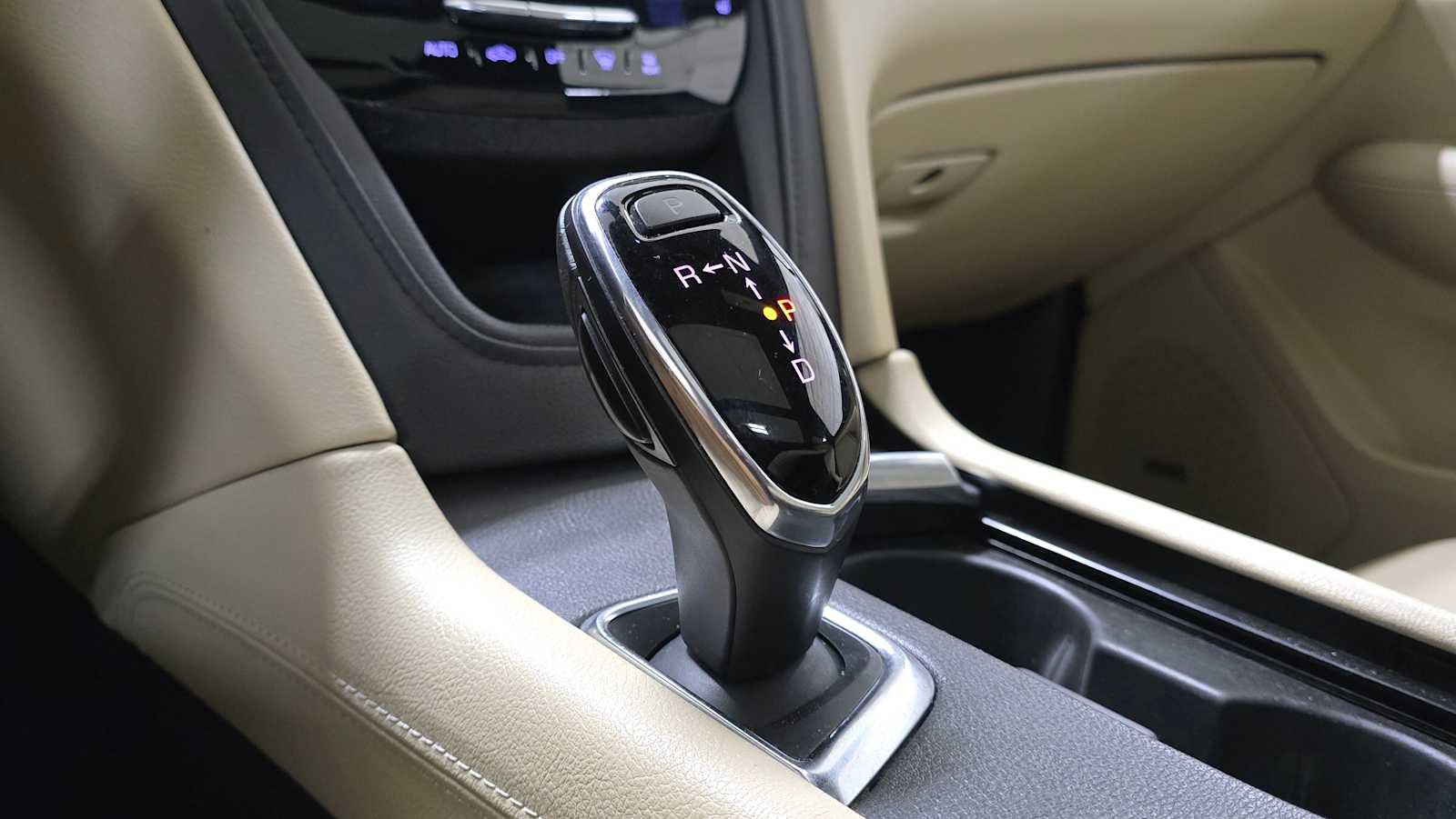 Used 2018 Cadillac XT5 Luxury w/ Driver Awareness Package image 35