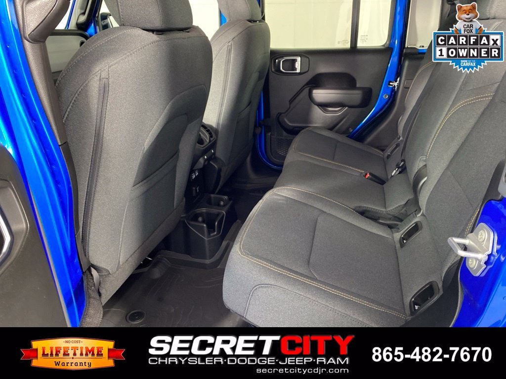 Used 2025 Jeep Gladiator Mojave AWD/4WD image 29