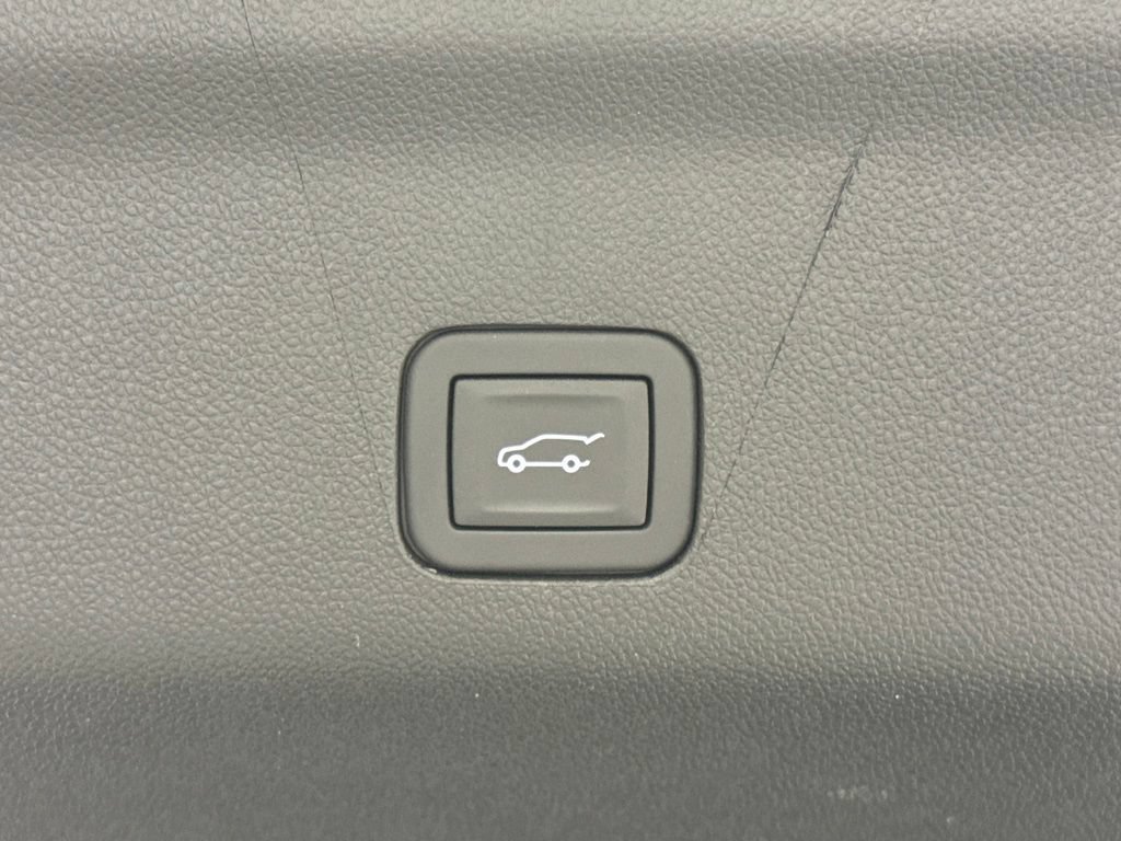 Certified 2026 Chevrolet Suburban High Country AWD/4WD image 52