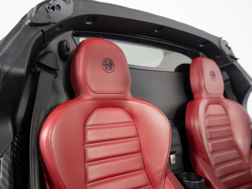 Used 2016 Alfa Romeo 4C Spider image 31