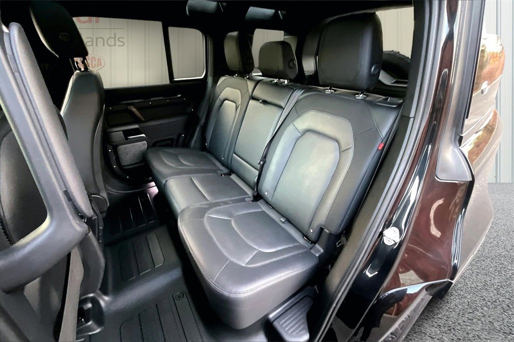 Used 2023 Land Rover Defender 110 X-Dynamic SE image 22