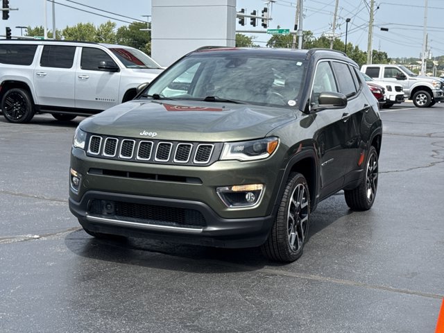 Used 2017 Jeep Compass Limited AWD/4WD image 13