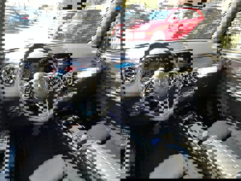 Used 2023 Mercedes-Benz EQB 300 4MATIC image 21