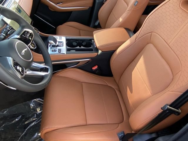 New 2025 Jaguar F-PACE R-Dynamic S AWD/4WD image 6