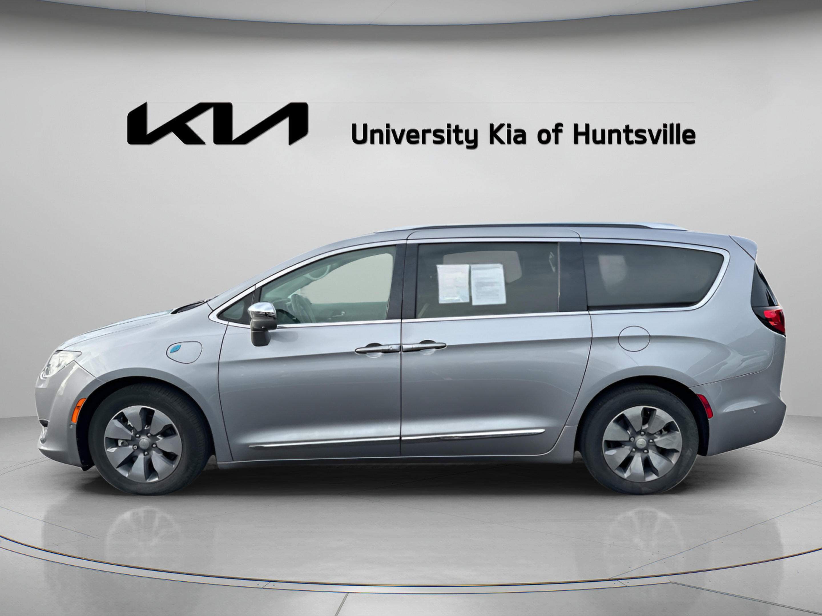 Used 2018 Chrysler Pacifica Limited w/ Advanced Safetytec Group FWD image 5