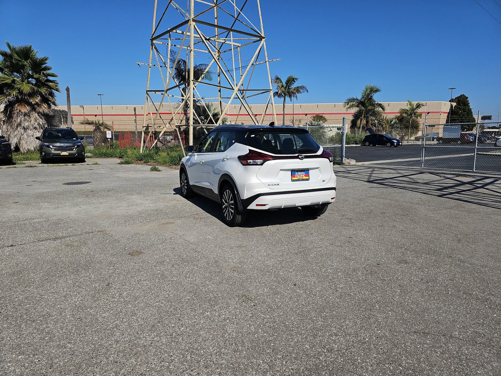 Used 2023 Nissan Kicks SV image 5