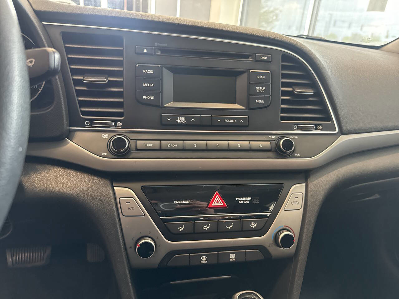 Used 2018 Hyundai Elantra SE FWD image 31