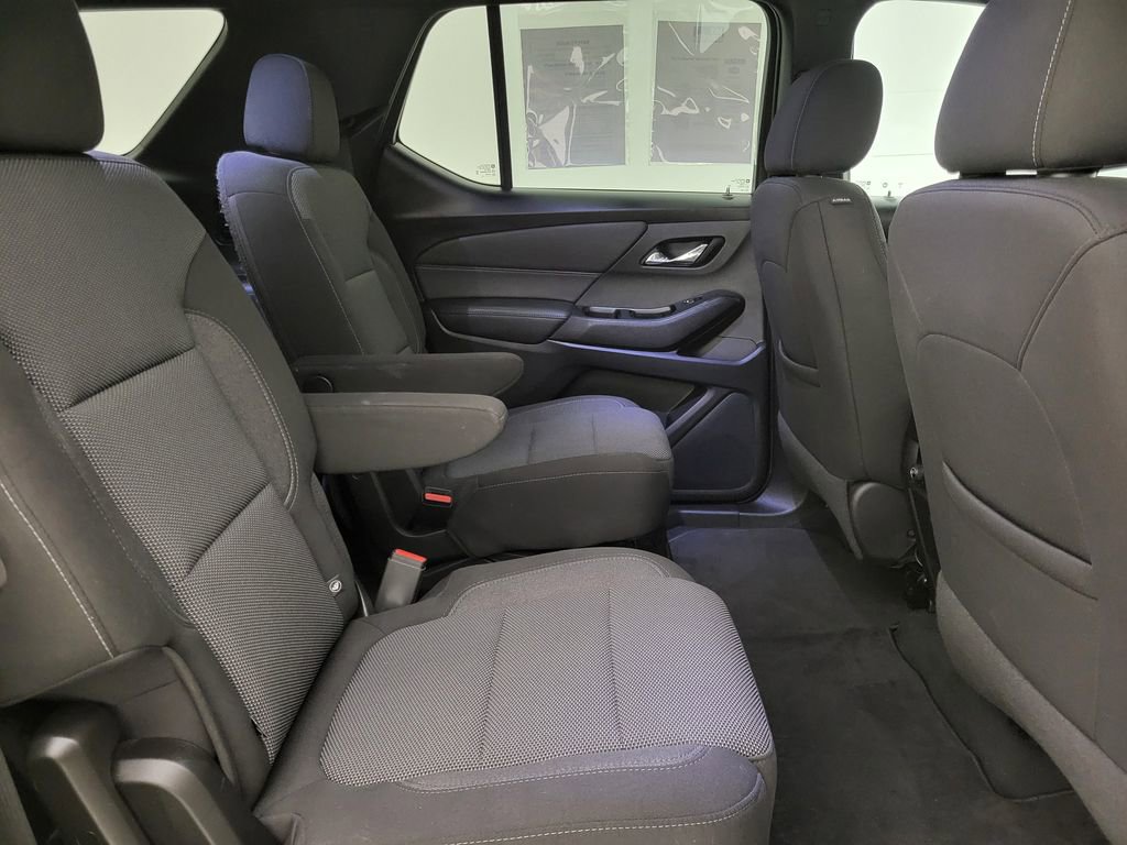 Used 2022 Chevrolet Traverse LT image 42