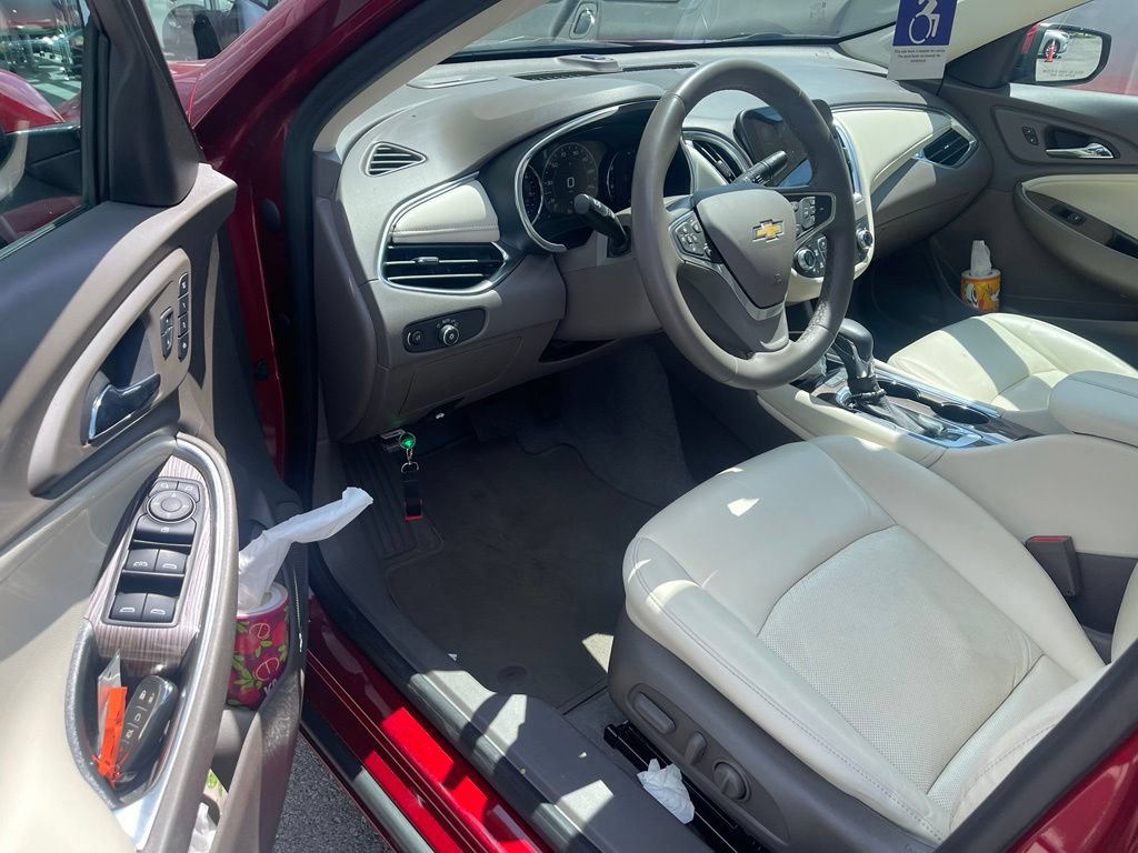 Used 2023 Chevrolet Malibu LT FWD image 5