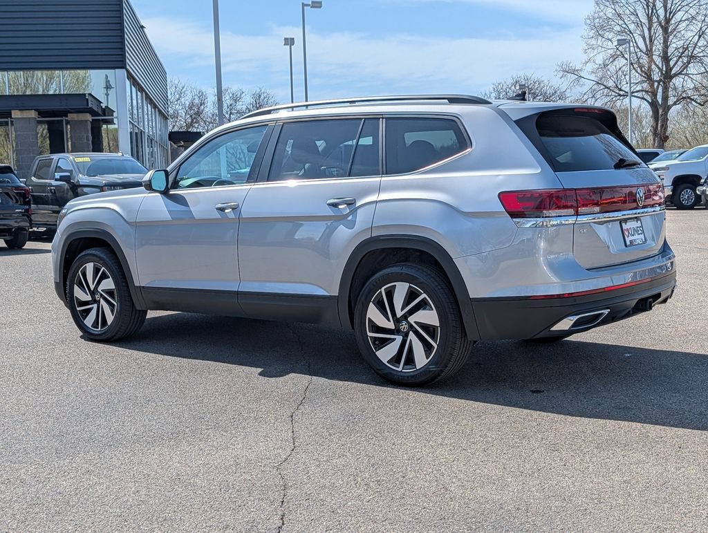 Used 2025 Volkswagen Atlas SE AWD/4WD image 7