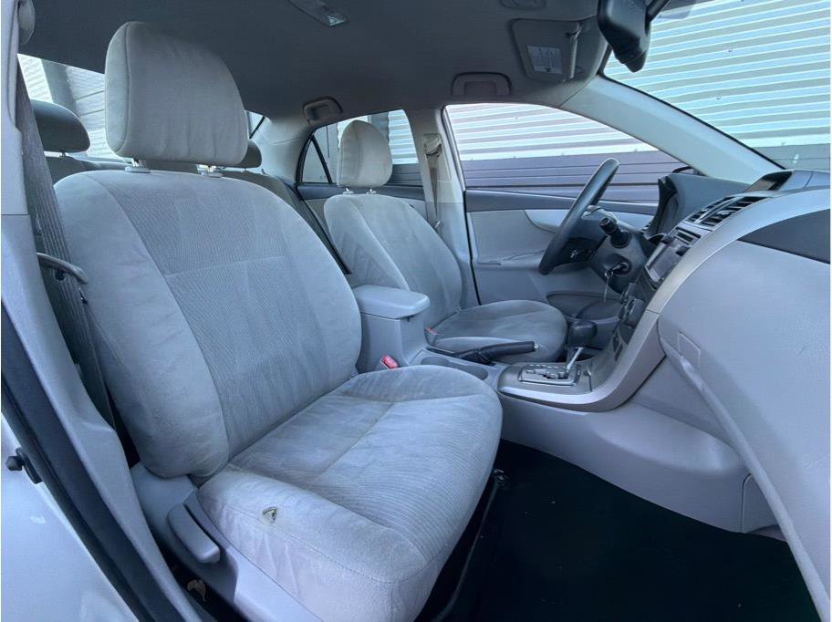 Used 2013 Toyota Corolla LE Special Edition image 4