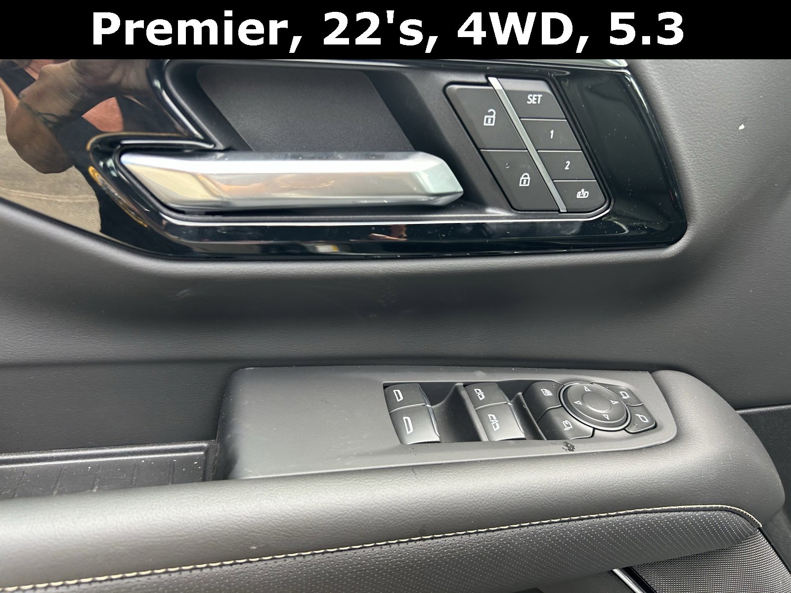 New 2025 Chevrolet Suburban Premier image 12