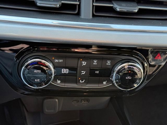 Used 2025 Chevrolet Trax LT w/ Driver Confidence Package image 23