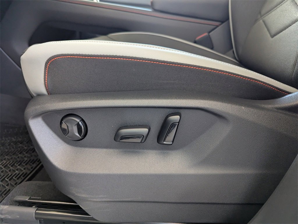 New 2026 Volkswagen Atlas Peak Edition image 13