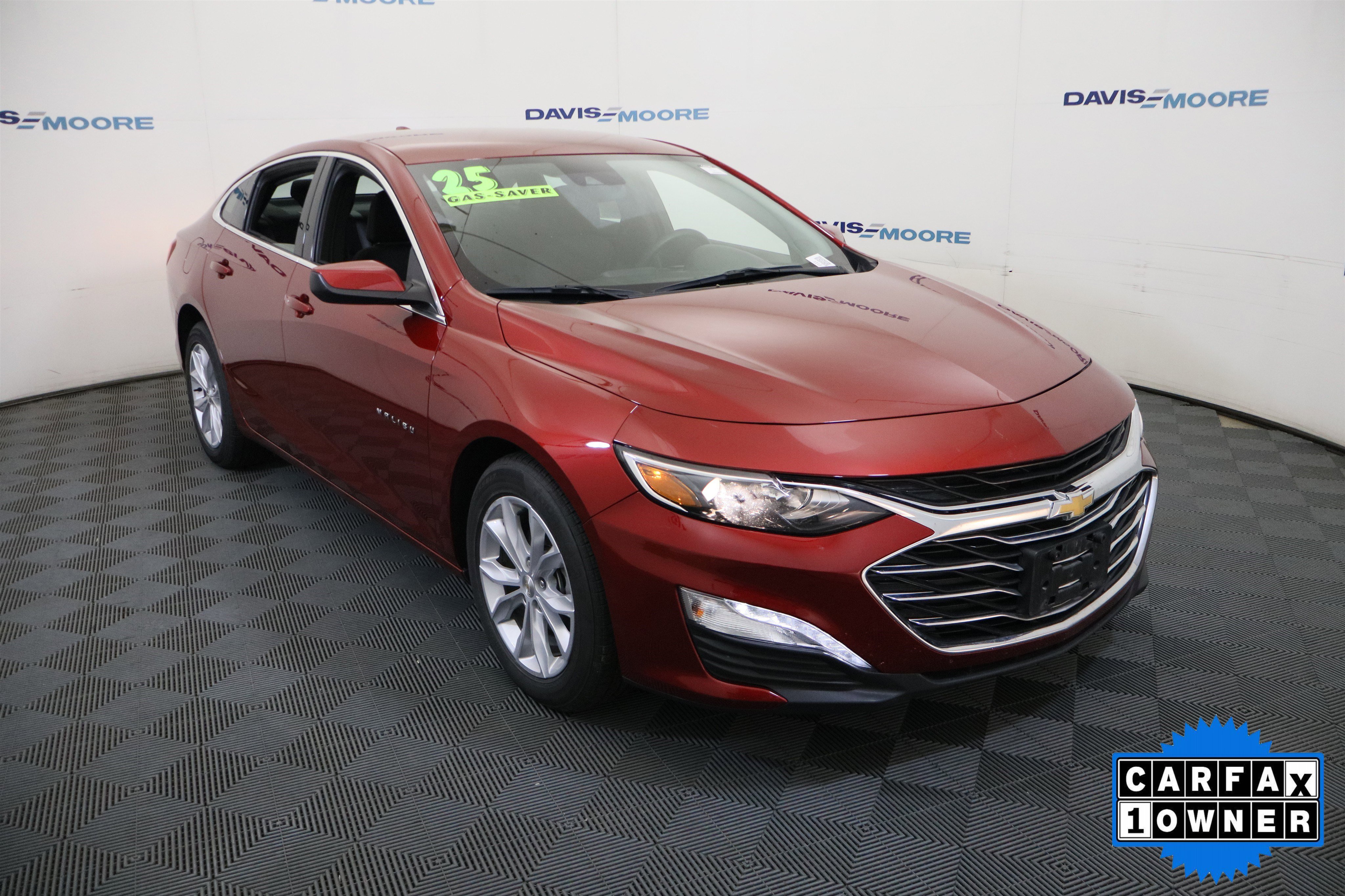 Used 2025 Chevrolet Malibu LT image 3