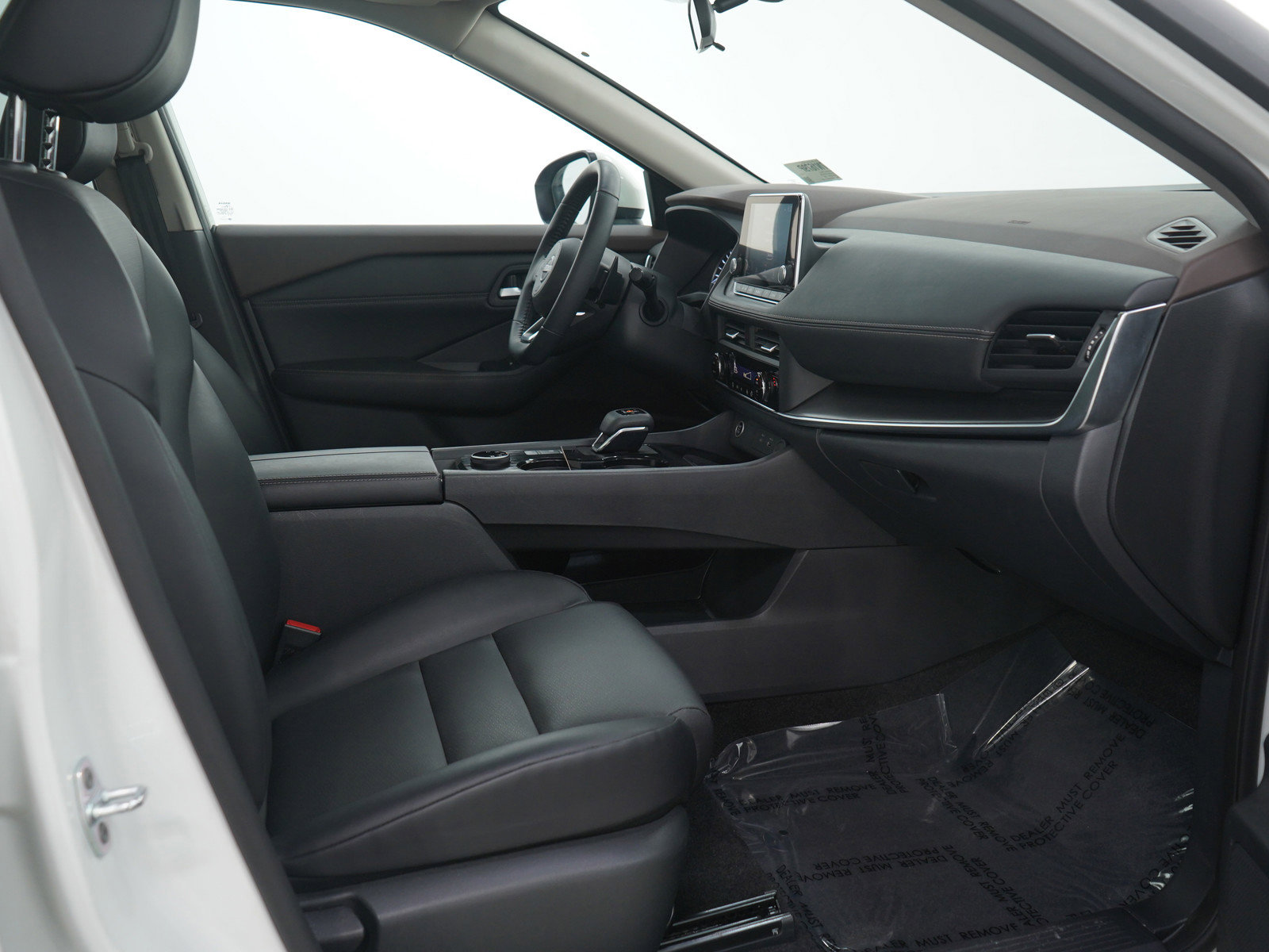 Used 2023 Nissan Rogue SV w/ SV Premium B Package image 13