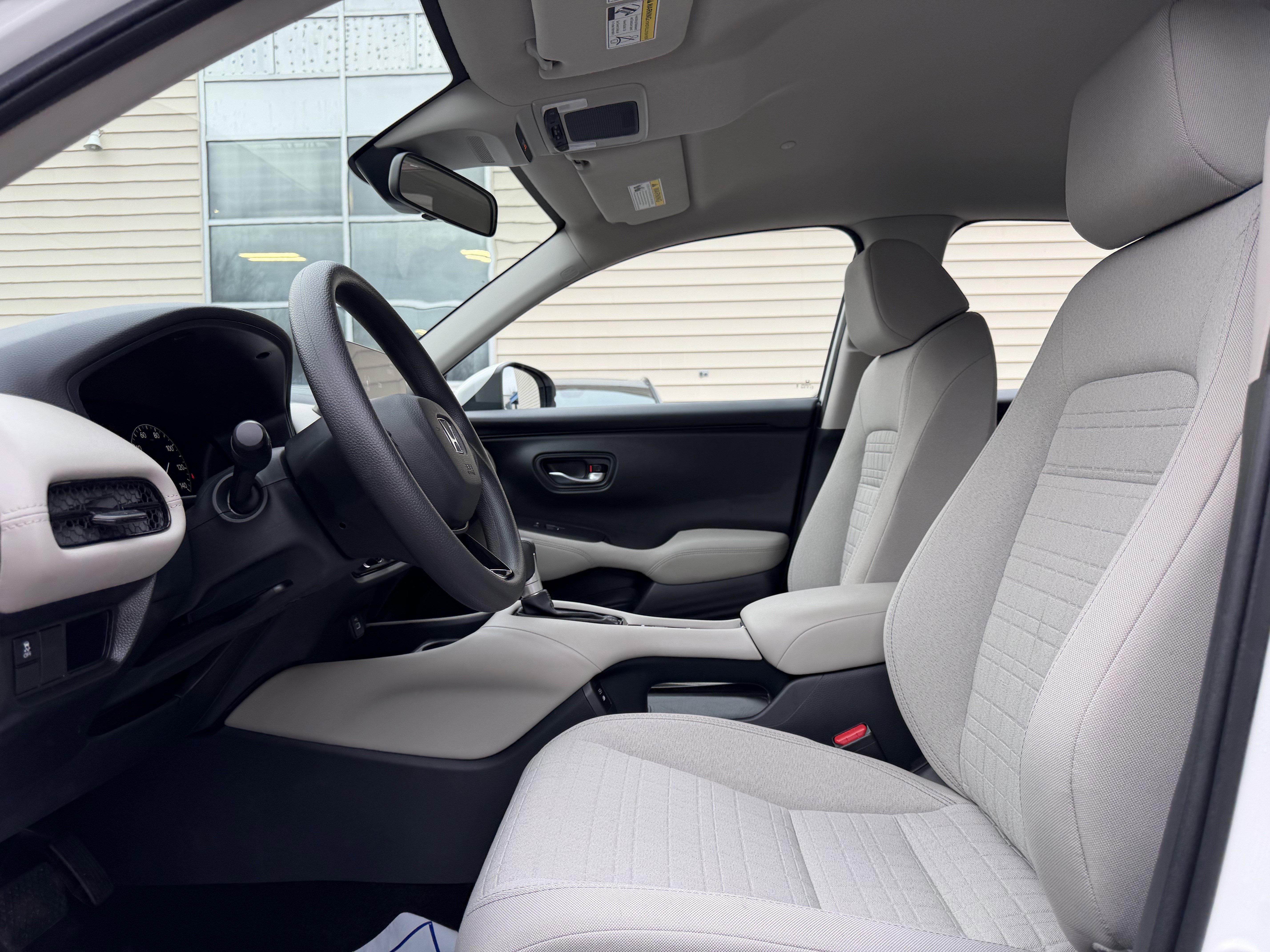 Used 2025 Honda HR-V LX image 14