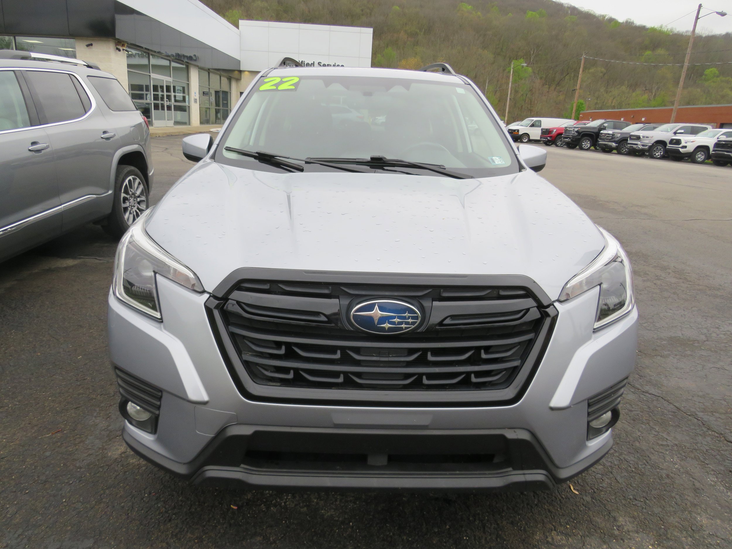 Used 2022 Subaru Forester Premium w/ Popular Package #2 AWD/4WD image 2