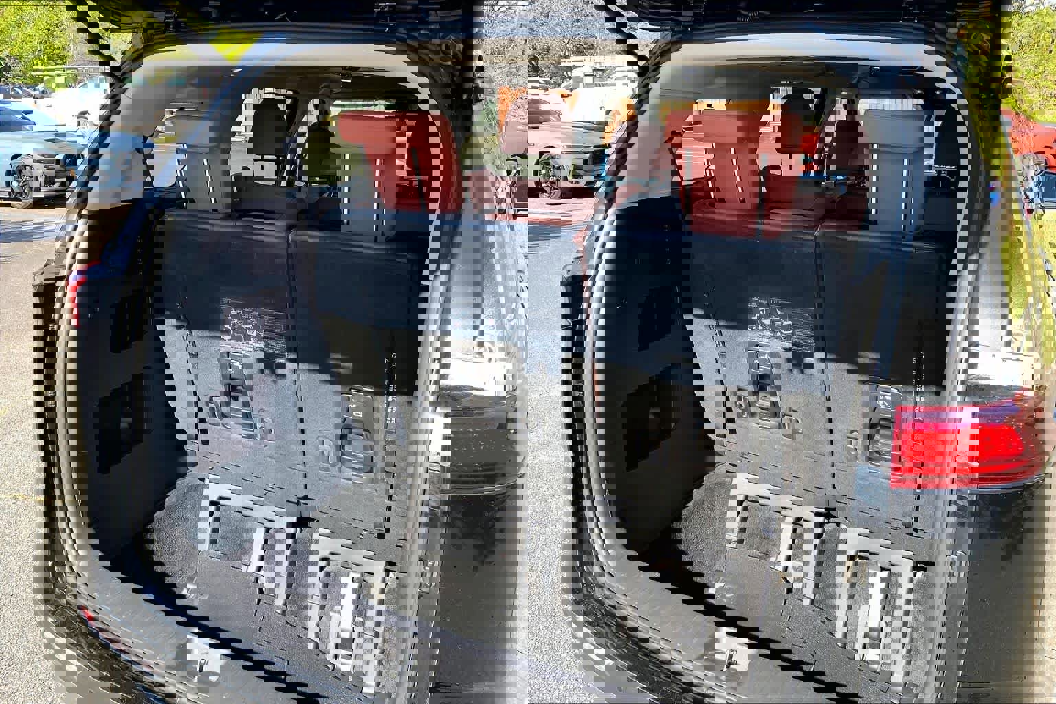 Used 2024 Kia Carnival SX Prestige image 33