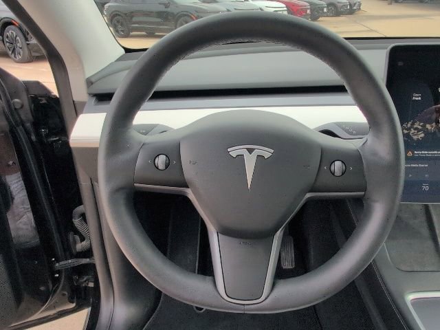 Used 2021 Tesla Model Y Long Range AWD/4WD image 16