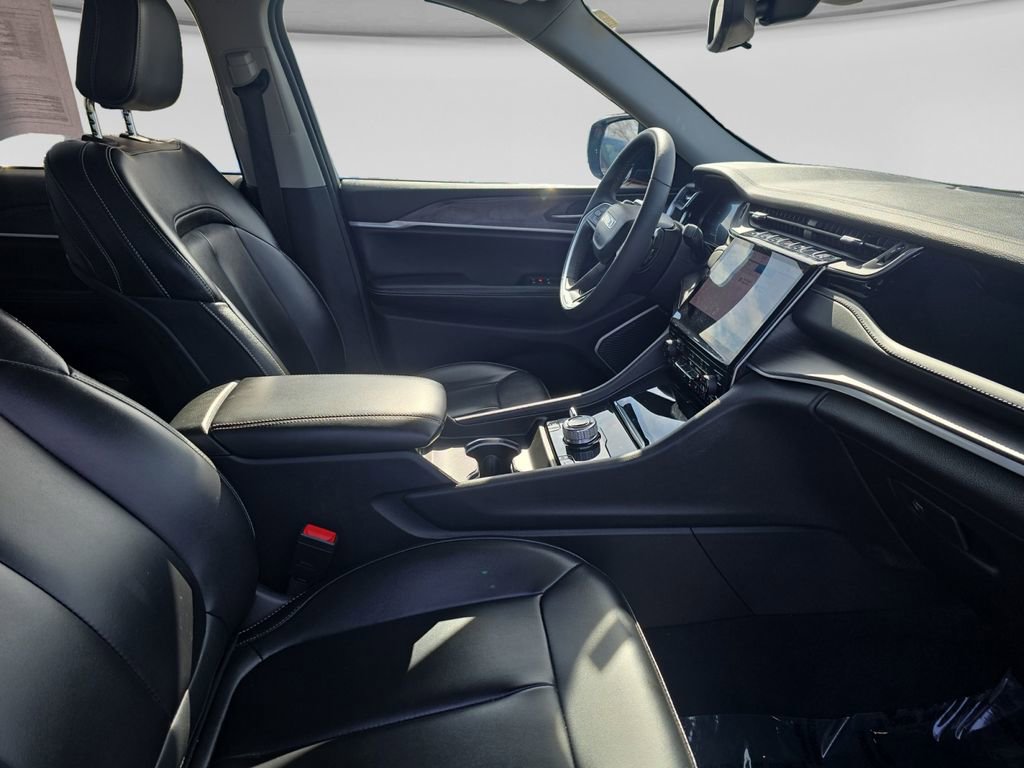 Used 2024 Jeep Grand Cherokee Limited 4xe image 17