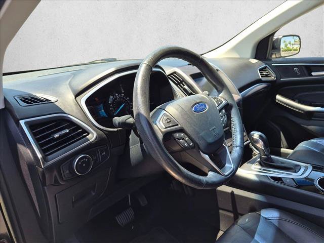 Used 2016 Ford Edge Titanium FWD image 10