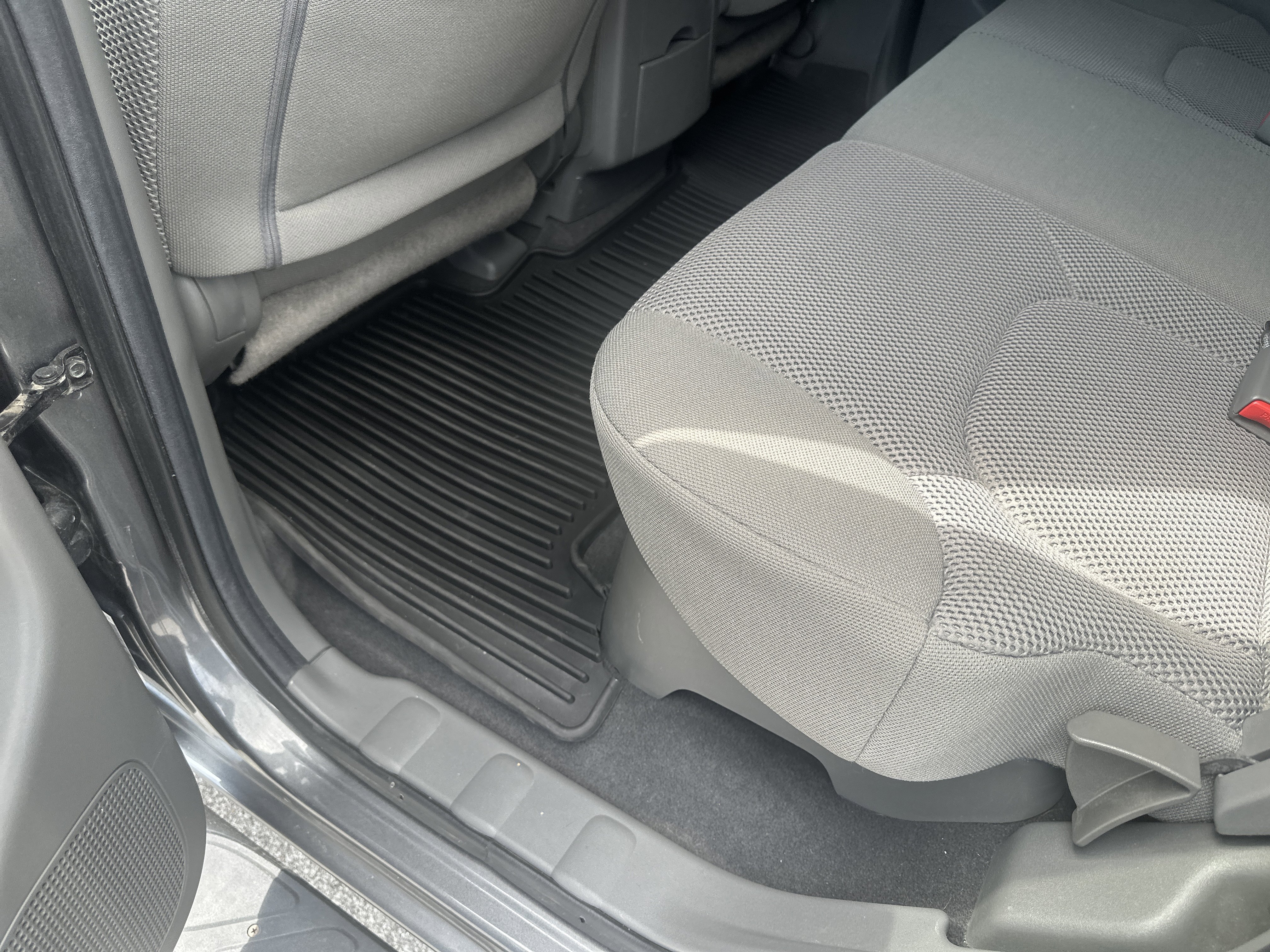 Used 2021 Nissan Frontier SV w/ Midnight Edition Floor Mats AWD/4WD image 19
