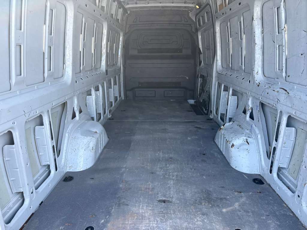 Used 2021 Mercedes-Benz Sprinter 2500 w/ Driver Convenience Package image 38