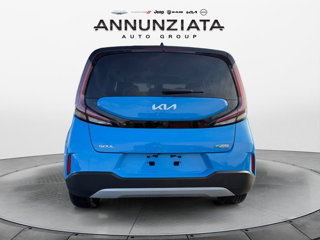 Certified 2023 Kia Soul EX image 4