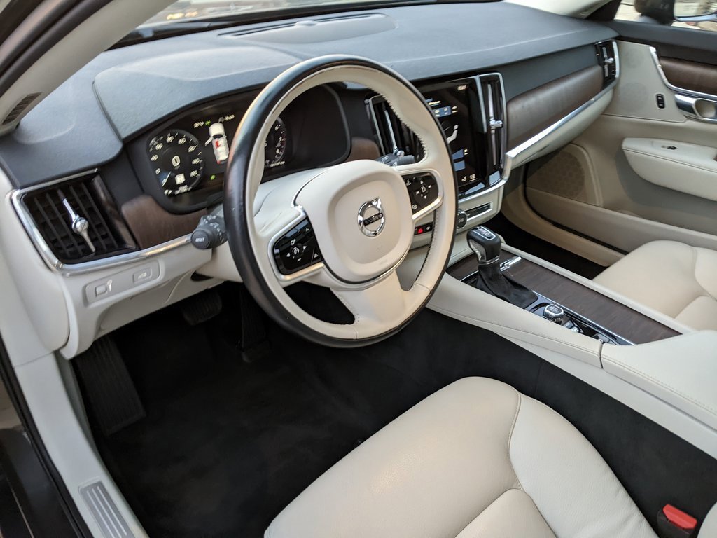 Used 2021 Volvo V90 T6 Cross Country w/ Climate Package image 8