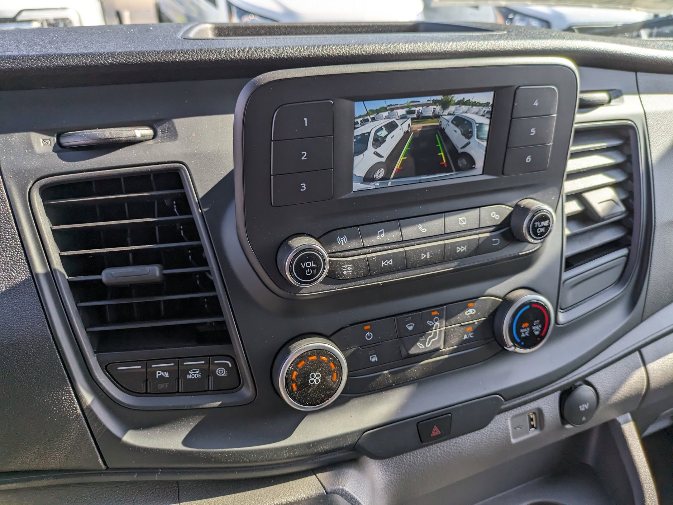 New 2025 Ford Transit 250 148 Medium Roof image 22