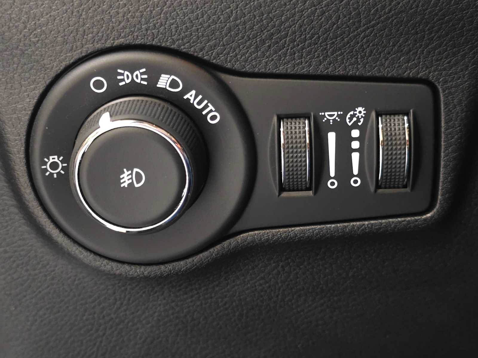 Used 2024 Jeep Compass Limited w/ Driver Assist Group I AWD/4WD image 17
