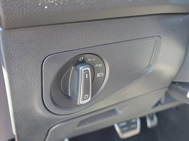 Used 2024 Volkswagen Tiguan SE R-Line AWD/4WD image 9