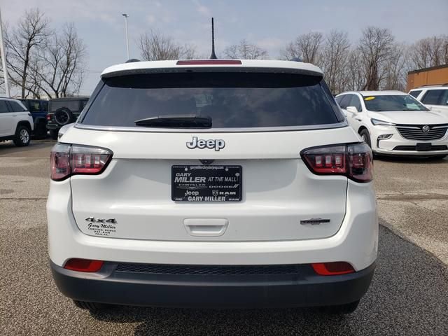Used 2022 Jeep Compass Latitude image 4