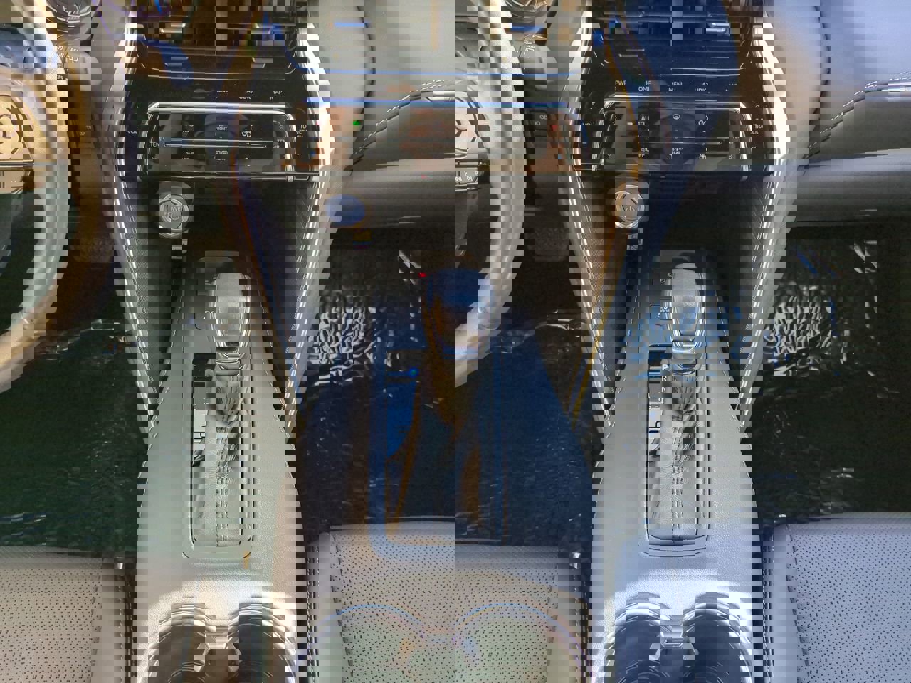 Used 2021 Toyota Venza Limited w/ Advanced Technology Package image 19