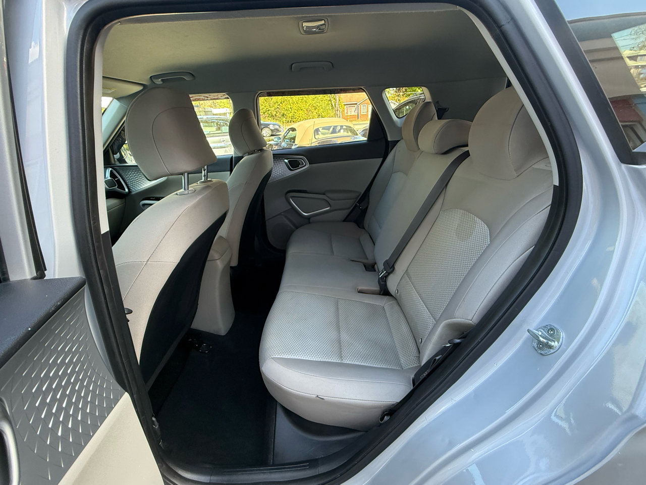 Used 2021 Kia Soul LX image 27