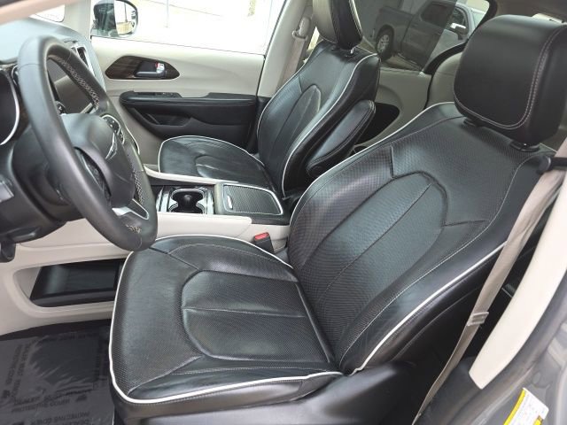 Used 2023 Chrysler Pacifica Limited FWD image 26