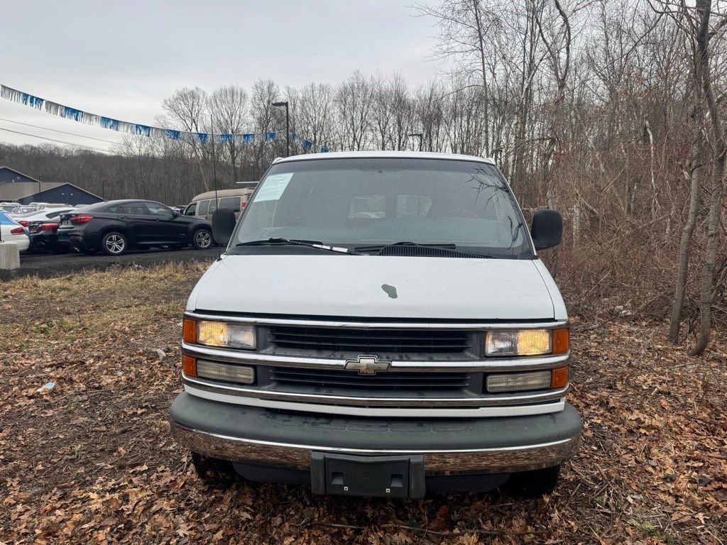 Used 2000 Chevrolet Express 3500 Extended Passenger w/ LS Preferred Equipment Group RWD image 2