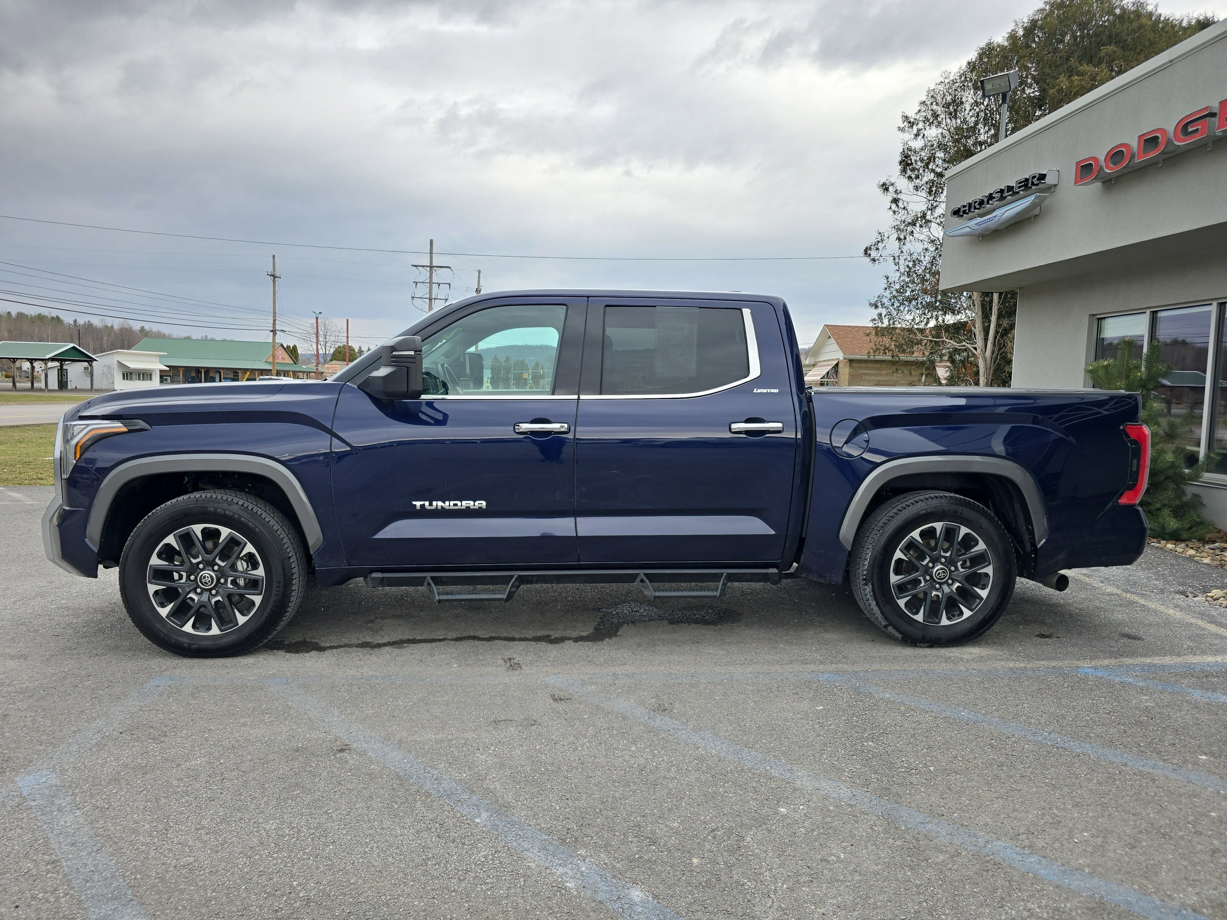 Used 2022 Toyota Tundra Limited image 7