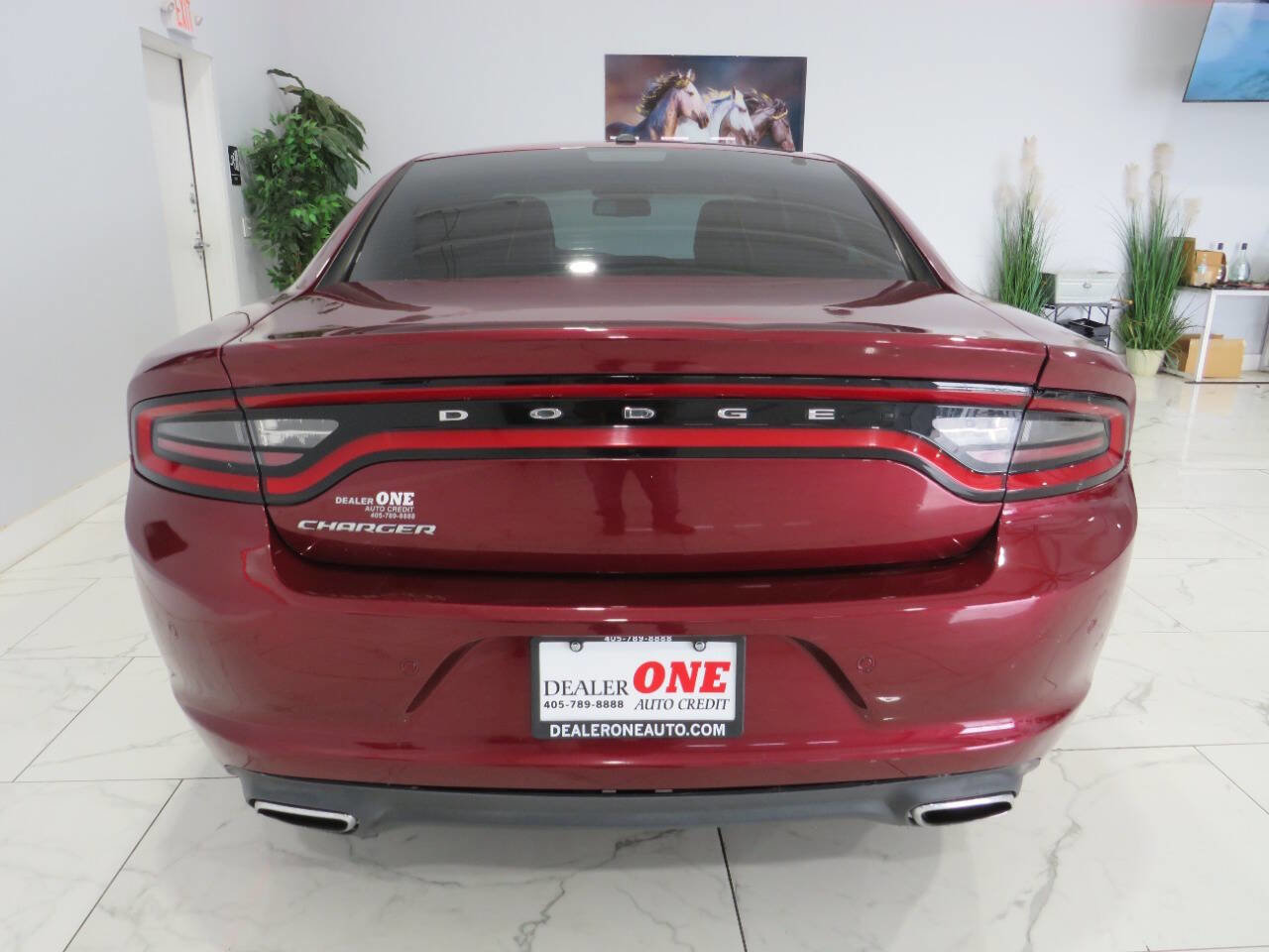 Used 2017 Dodge Charger SE w/ Popular Equipment Group image 5