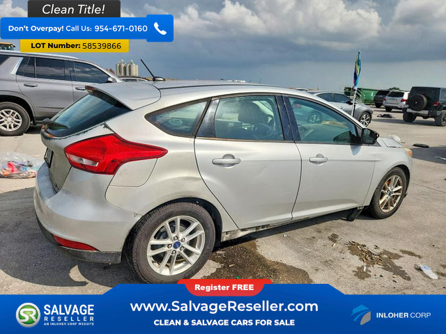 Used 2015 Ford Focus SE FWD image 4