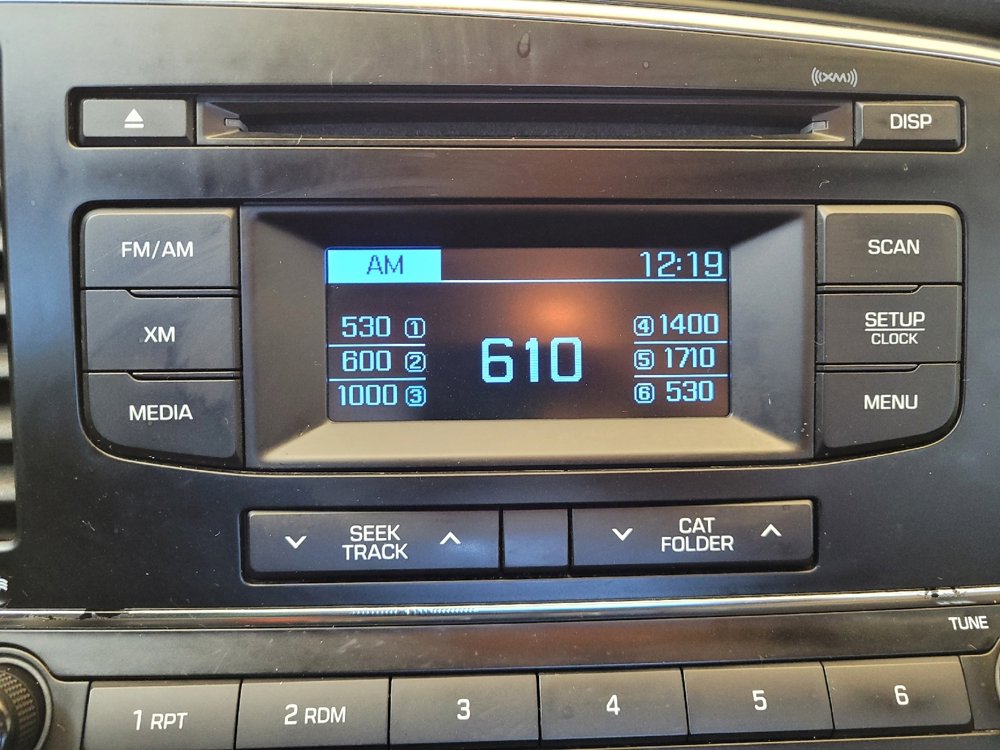 Used 2017 Hyundai Elantra SE image 25